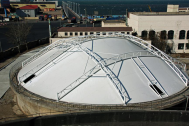 Environmental protection building with membrane structure of sewage treatment tank